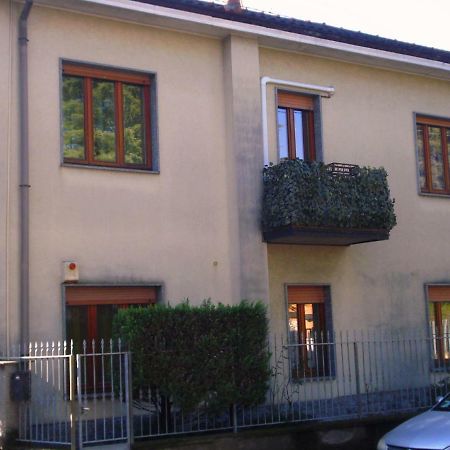 Pogliano Milanese Vale & Isa Houseヴィラ エクステリア 写真